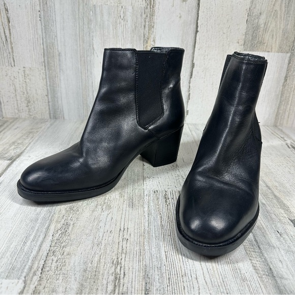 Clarks Mascarpone Bay Women's Black Leather Slip On Chelsea Boots #1082 - Picture 3 of 12